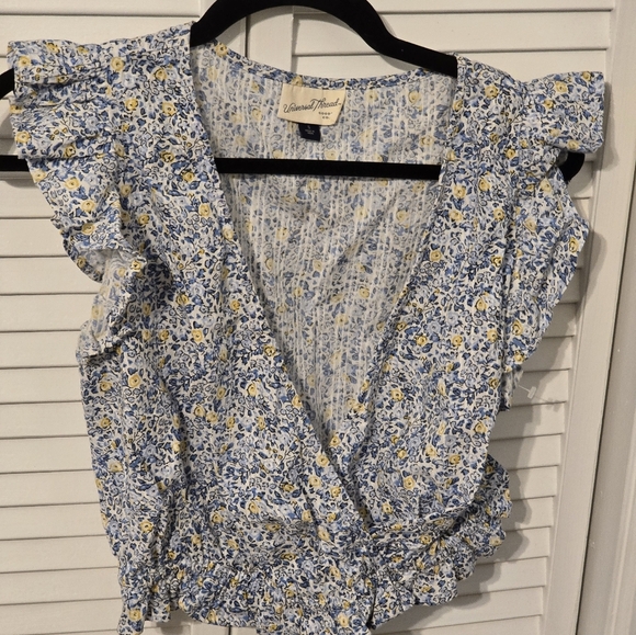 Universal Thread Tops - UNIVERSAL THREAD Womens Flutter Sleeve Ruffled Blouse in Blue and Yellow